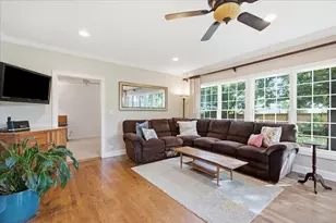 2501 Robincrest Ln, Glenview, IL 60025 - Photo 20