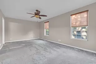 131 Bristol Ln, Wood Dale, IL 60191 - Photo 22