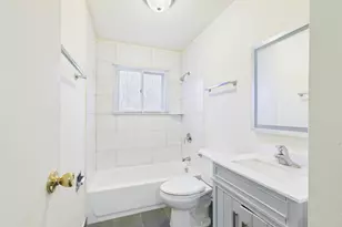 17681 Country Club Dr, Country Club Hills, IL 60478 - Photo 12