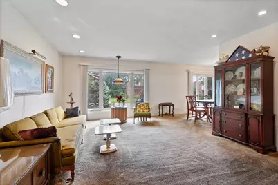 8624 Hamlin Avenue, Skokie, IL 60076 - Photo 2