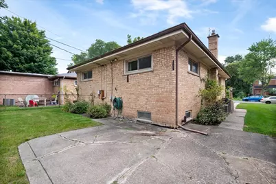 8624 Hamlin Avenue, Skokie, IL 60076 - Photo 16