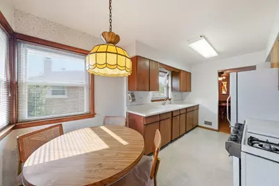 9135 Cherry Avenue, Morton Grove, IL 60053 - Photo 10