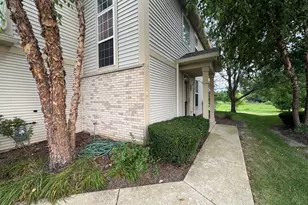 2365 Sunrise Cir, Aurora, IL 60503 - Photo 2