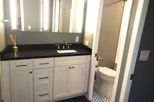 300 N State St, Chicago, IL 60654 - Photo 8