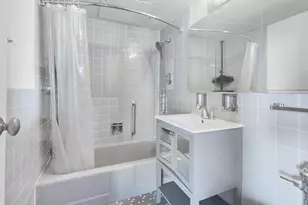253 E Delaware Pl, Chicago, IL 60611 - Photo 10