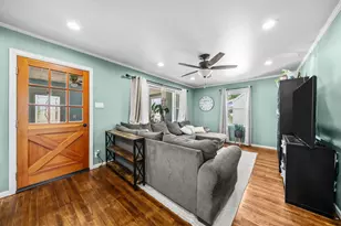 420 E Hitt St, Mount Morris, IL 61054 - Photo 2