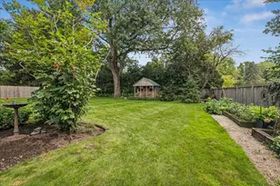 455 W Hawthorne Ct, Lake Bluff, IL 60044 - Photo 36