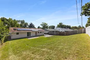 52 Beacon Ave, Romeoville, IL 60446 - Photo 20