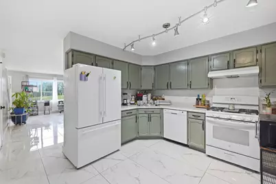 17438 W Chestnut Lane, Gurnee, IL 60031 - Photo 2