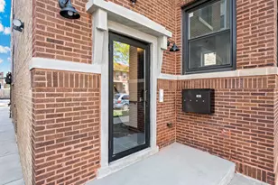 6336 N Fairfield Ave, Chicago, IL 60659 - Photo 2