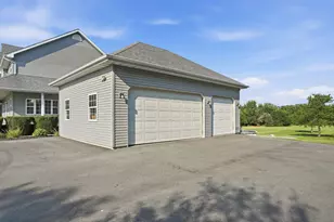 29725 S Yates Ave, Beecher, IL 60401 - Photo 4