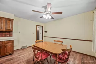 318 E Blackberry Ln, Yorkville, IL 60560 - Photo 6