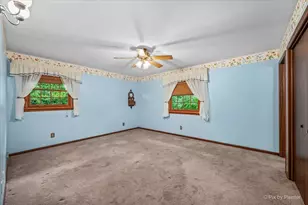 318 E Blackberry Ln, Yorkville, IL 60560 - Photo 12