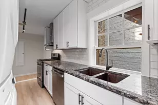 50 W Schiller St, Chicago, IL 60610 - Photo 10