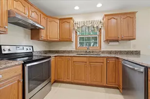 3211 Clairbridge Dr, Bloomington, IL 61704 - Photo 16