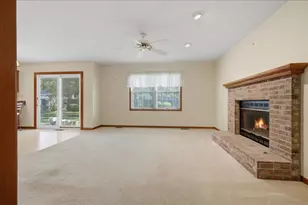 3211 Clairbridge Dr, Bloomington, IL 61704 - Photo 10