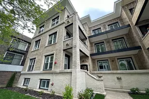 4338 N Clarendon Ave, Chicago, IL 60613 - Photo 1