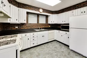 5649 N Moody Ave, Chicago, IL 60646 - Photo 10