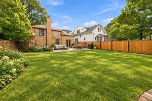 390 Bartram Rd, Riverside, IL 60546 - Photo 44