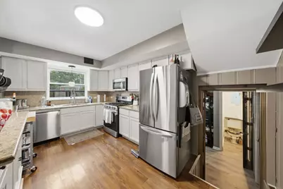 390 Bartram Road, Riverside, IL 60546 - Photo 22