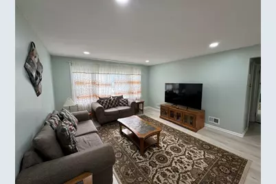 3101 W Rosemont Avenue #2E, Chicago, IL 60659 - Photo 4