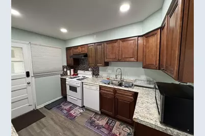 3101 W Rosemont Avenue #2E, Chicago, IL 60659 - Photo 10