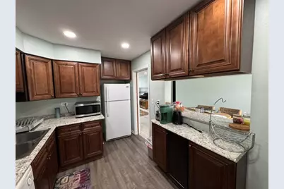 3101 W Rosemont Avenue #2E, Chicago, IL 60659 - Photo 8