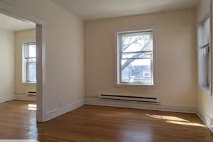 2915 W George St, Chicago, IL 60618 - Photo 2