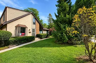 1923 N Jackson St, Waukegan, IL 60087 - Photo 2