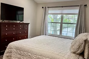 200 Chesterfield Ct, Schaumburg, IL 60193 - Photo 4