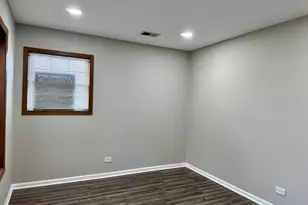 200 Chesterfield Ct, Schaumburg, IL 60193 - Photo 16