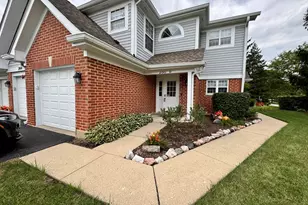 200 Chesterfield Ct, Schaumburg, IL 60193 - Photo 1