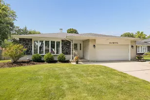 7802 Sawyer Rd, Darien, IL 60561 - Photo 1