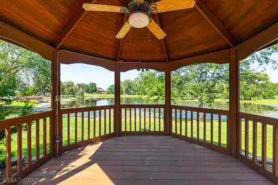 22W569 Glen Court, Medinah, IL 60157 - Photo 8