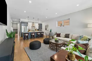 2423 W Rice St, Chicago, IL 60622 - Photo 2
