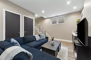 2423 W Rice St, Chicago, IL 60622 - Photo 10