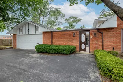 4 Harrogate On Oxford, Rolling Meadows, IL 60008 - Photo 1