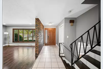 568 N Plamondon Drive, Addison, IL 60101 - Photo 4