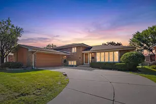 568 N Plamondon Dr, Addison, IL 60101 - Photo 34