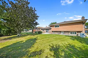 568 N Plamondon Dr, Addison, IL 60101 - Photo 26