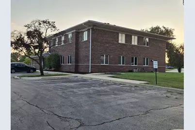 100 Wycliffe Drive, West Chicago, IL 60185 - Photo 2