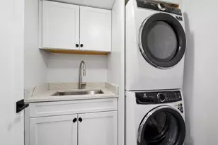 161 E Chicago Ave, Chicago, IL 60611 - Photo 24