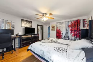 834 S Michigan Ave, Villa Park, IL 60181 - Photo 8