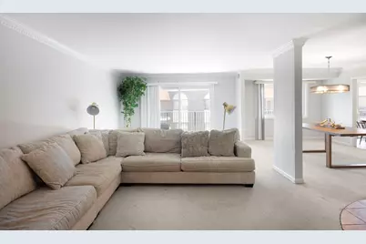 9530 Lamon Avenue #401, Skokie, IL 60077 - Photo 6