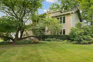 1310 Hidden Lake Dr, Buffalo Grove, IL 60089 - Photo 1