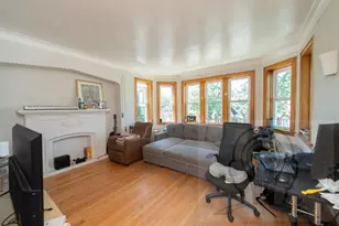 5057 W Newport Ave, Chicago, IL 60641 - Photo 12