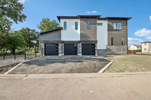 128 Pine Ln, Wood Dale, IL 60191 - Photo 6