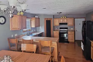 404 E Buffalo St, Polo, IL 61064 - Photo 8