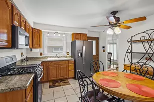 834 N Rainbow Dr, Glenwood, IL 60425 - Photo 6