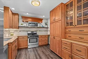 5N597 Weber Dr, Saint Charles, IL 60174 - Photo 6